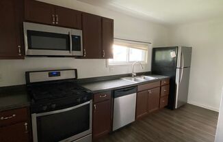 AVAILABLE AUGUST 2024 - 1 Bedroom Home w/ Spacious Living!