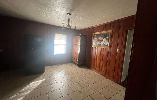 3 beds, 1 bath, $975