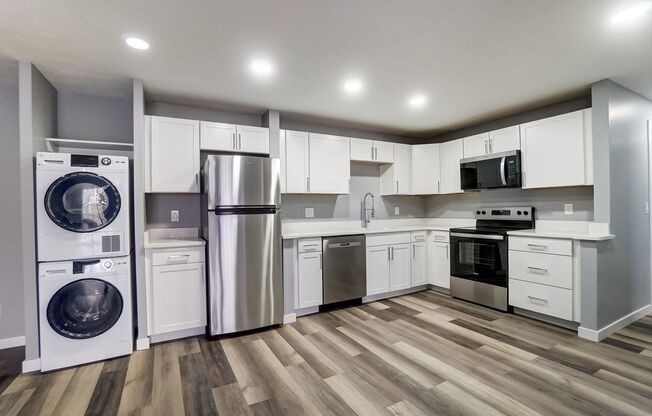 3 beds, 2 baths, 1,130 sqft, $1,875, Unit 5564-03