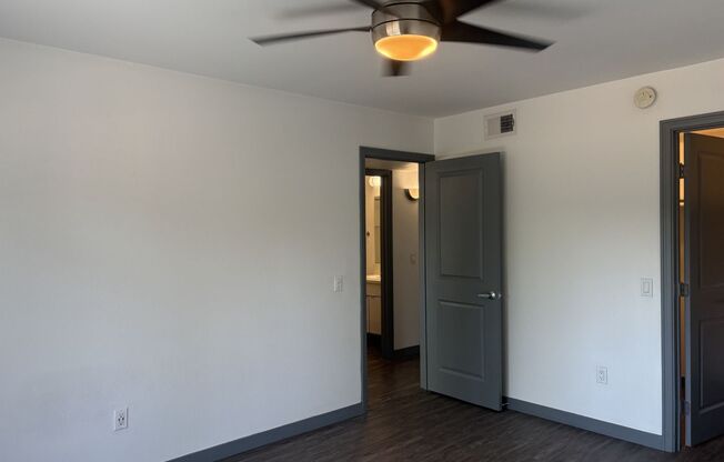 2 beds, 1 bath, 950 sqft, $2,955, Unit C021