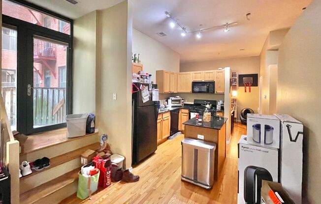 Beautiful 2BD/2BTH CONDO IN THE LOOP!