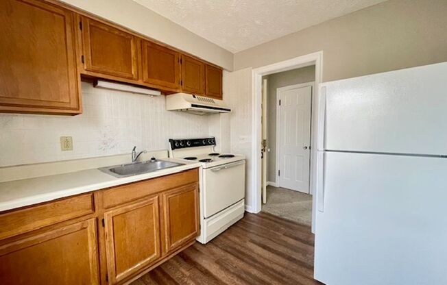IMPECCABLE, QUIET 1 Bedroom Available!