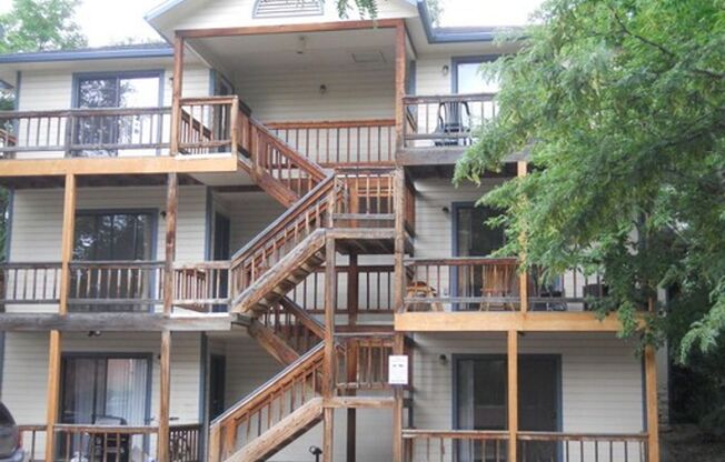 1137 Pleasant Street