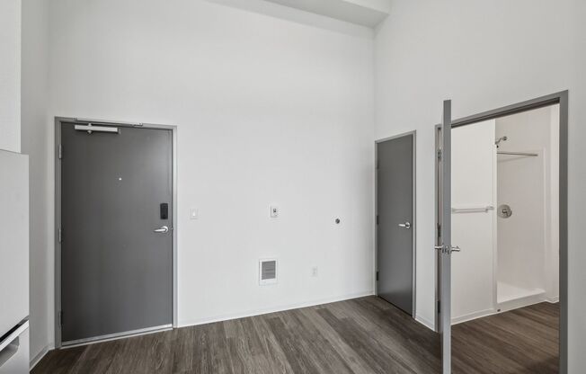 1 bed, 1 bath, 403 sqft, $1,600, Unit 403