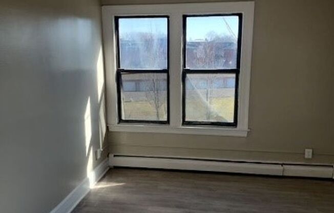 Newly Renovated - 2BR - Section 8 Welcome