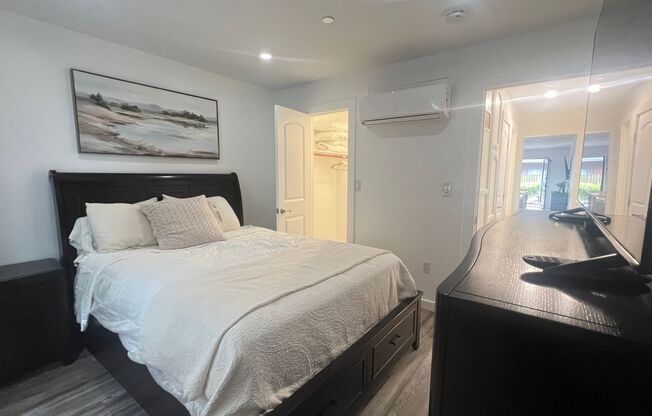 1 bed, 1 bath, 572 sqft, $2,995, Unit Los Caballeros #106