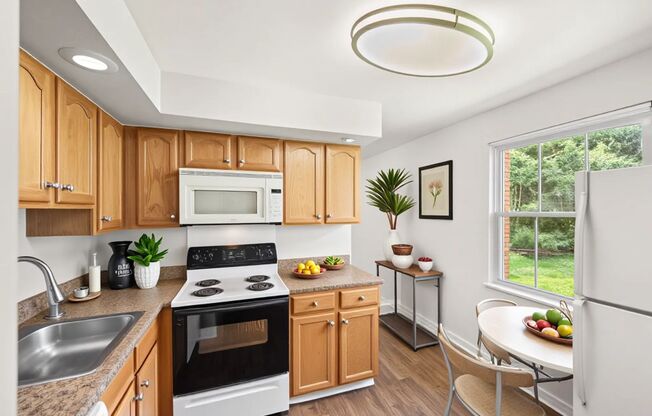 3 beds, 1.5 baths, 1,200 sqft, $2,445, Unit F10