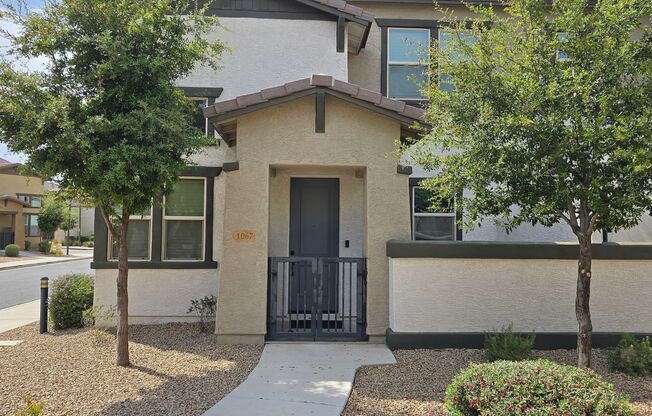 Excellent location and great amenities included!