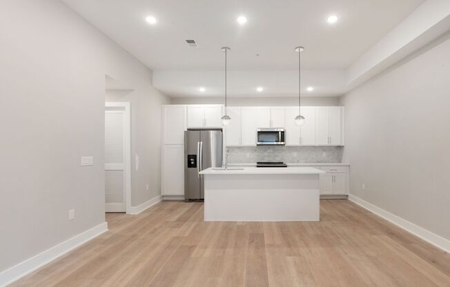 2 beds, 2 baths, $1,750, Unit 100