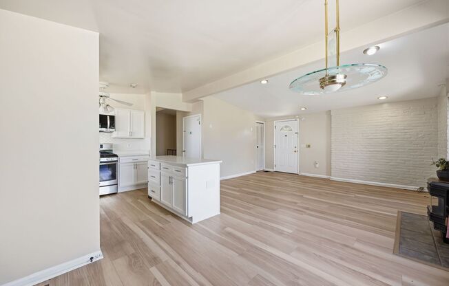 Updated Rambler Near Four Corners & Metro!
