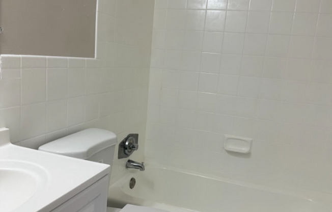 1 bed, 1 bath, 650 sqft, $1,265, Unit 1650-9