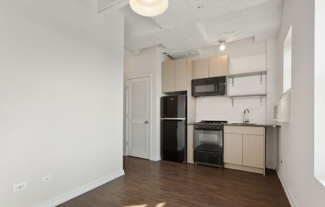 Studio, 1 bath, 221 sqft, $1,485, Unit 805