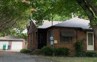 One bedroom duplex in Central Denton