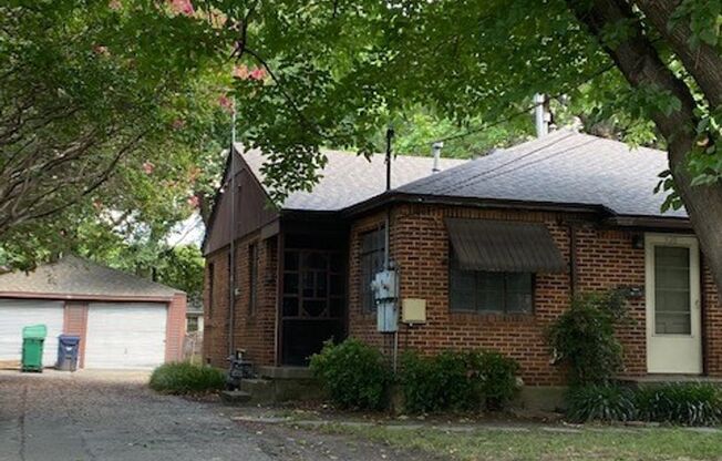 One bedroom duplex in Central Denton