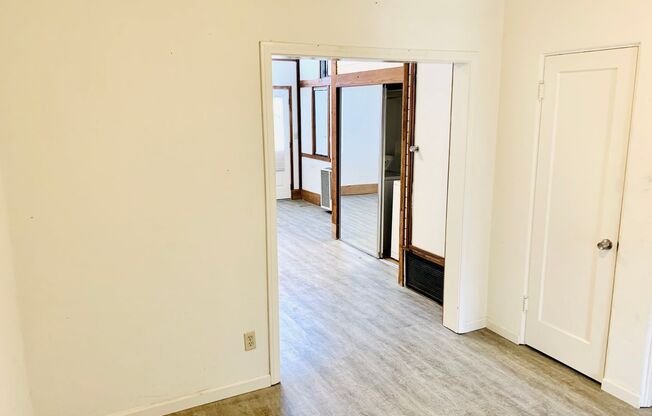 1 bed, 1 bath, $2,695, Unit 5050 Cape May Ave