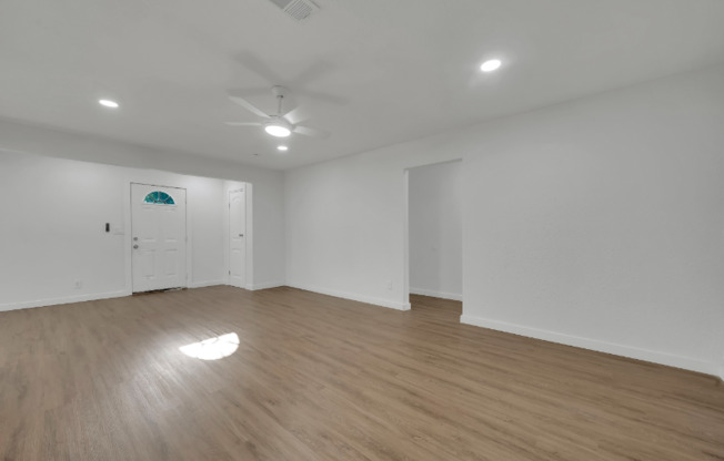 4440 LUBBOCK AVE