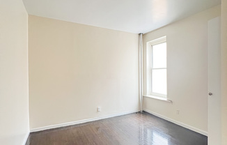 2 beds, 1 bath, $2,650, Unit 3-D