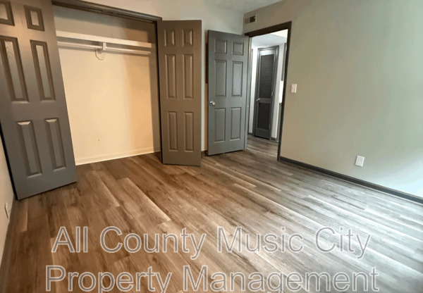 3116 CREEKWOOD DR