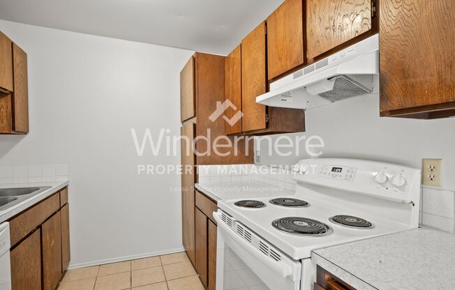 1 bed, 1 bath, $975, Unit 10