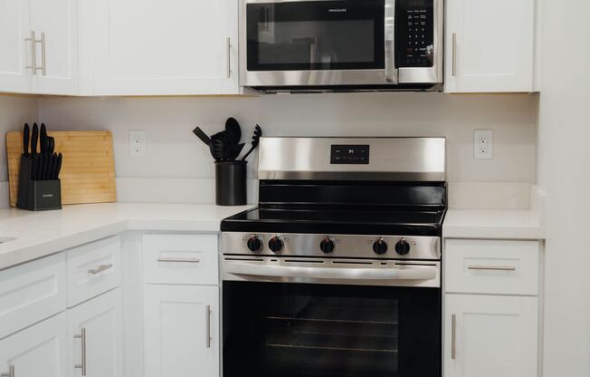 3 beds, 2 baths, 950 sqft, $1,750, Unit 19
