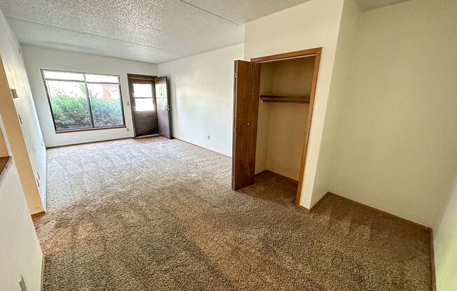 2 beds, 1 bath, $950