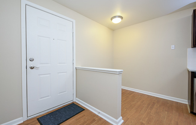 2 beds, 1 bath, 834 sqft, $1,995, Unit 1-107