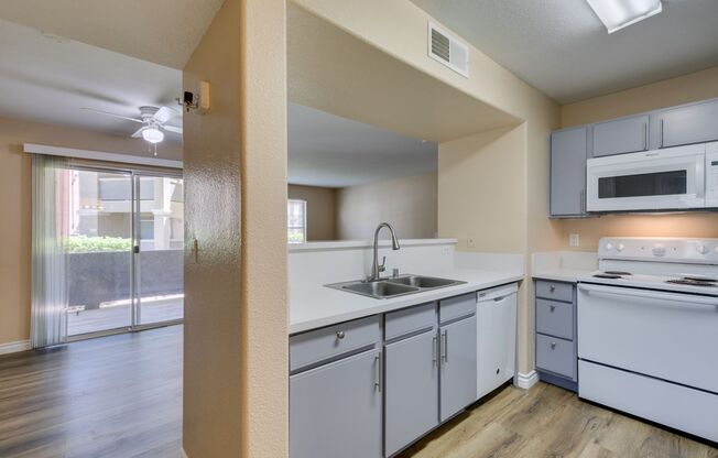2 beds, 2 baths, $1,395, Unit UNIT 1016