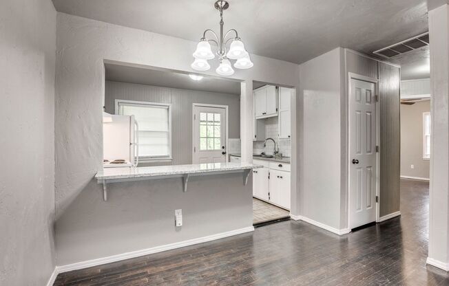 3 Bedroom 1 Bath Home in Shawnee!
