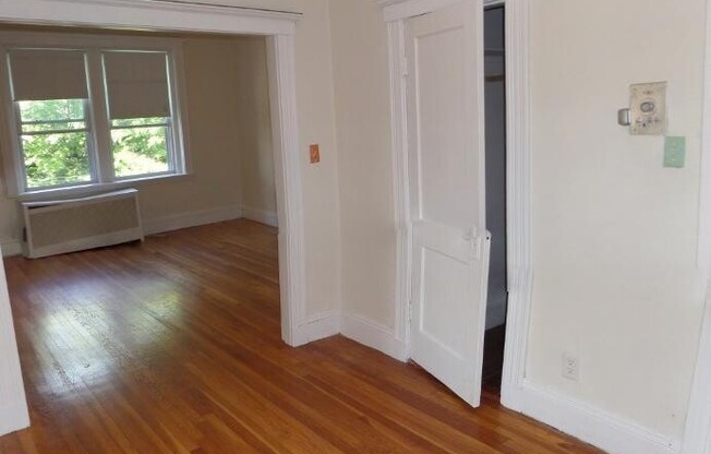 7 EGREMONT RD