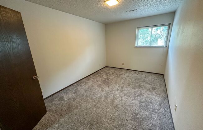 3 beds, 1 bath, $1,080