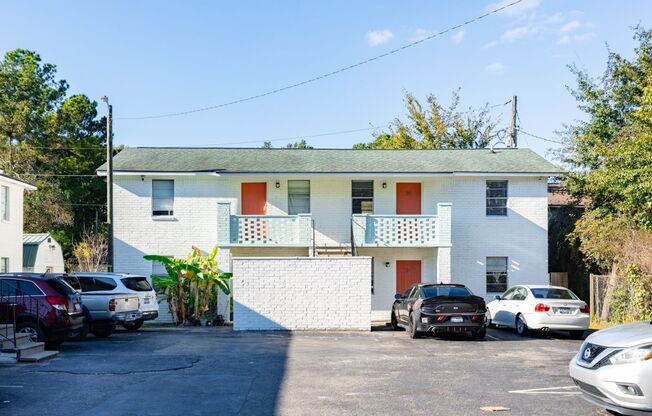 Marilyn Apartments