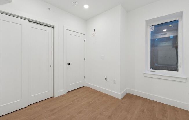 1 bed, 2 baths, 800 sqft, $1,313, Unit B