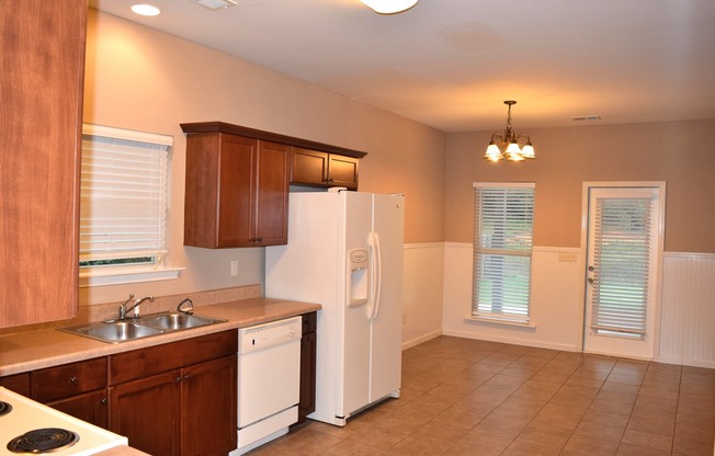 3 beds, 2 baths, $1,495