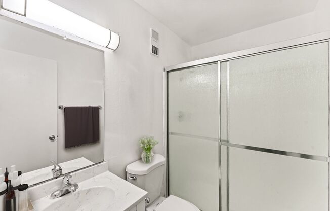 3 beds, 2 baths, 1,170 sqft, $2,795, Unit G-04