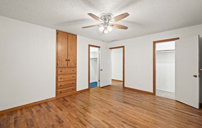 2 beds, 1 bath, $1,350