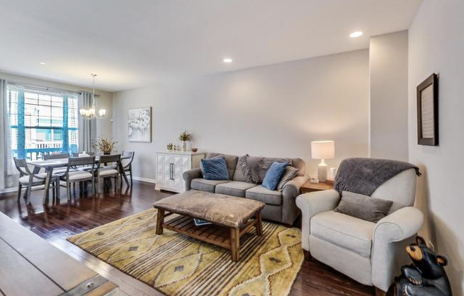 833 Lexington Circle East