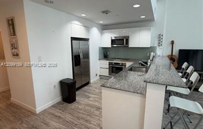 1 bed, 2 baths, $3,600, Unit # 811
