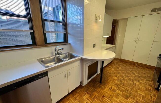 3 beds, 2.5 baths, 2,100 sqft, $3,960, Unit 431-02A