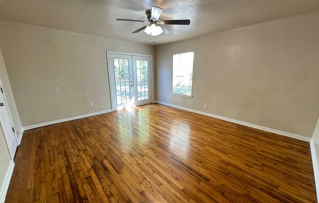 3 beds, 1 bath, $1,100