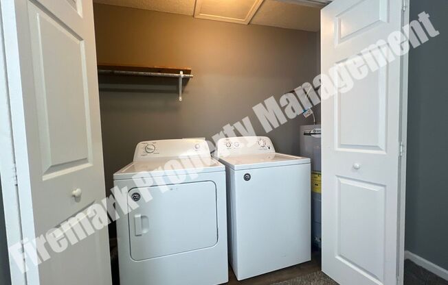 2 beds, 1 bath, $900, Unit G