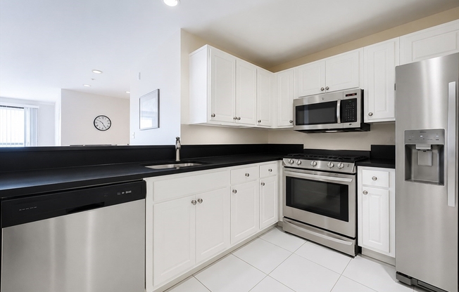 2 beds, 1 bath, 869 sqft, $2,900, Unit penthouse12