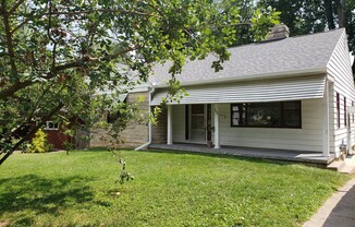 3 bedroom, 2 bath House in Green Acres: Spring Reduction for August 2024 Move-Ins!