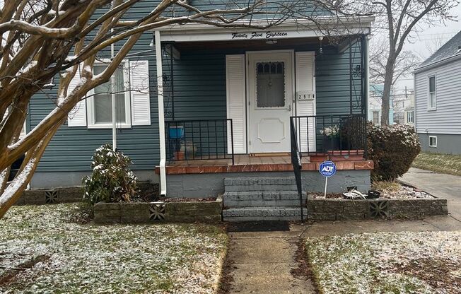 Charming 3 Bedroom Home in Parkville