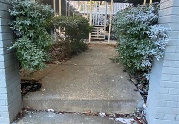152 N MCLEAN BLVD