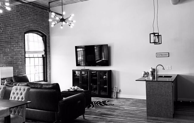 725 Branch Ave