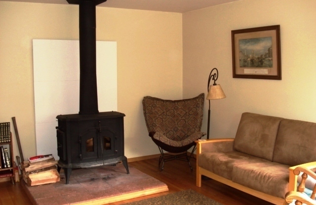 2 beds, 1 bath, $2,150