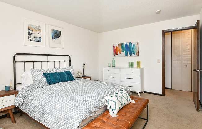 The Pines of Burnsville - Bedroom