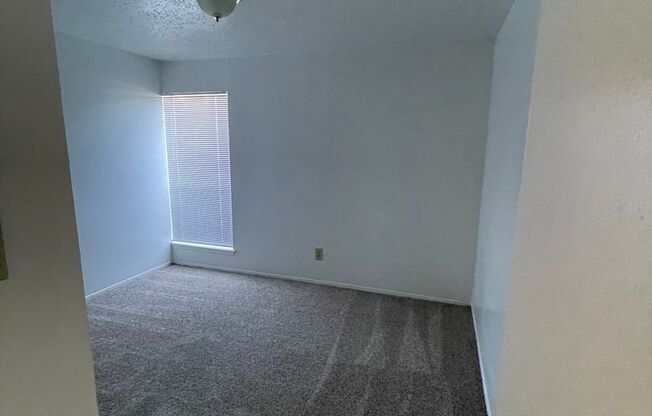 2 beds, 2 baths, 902 sqft, $1,070, Unit 180