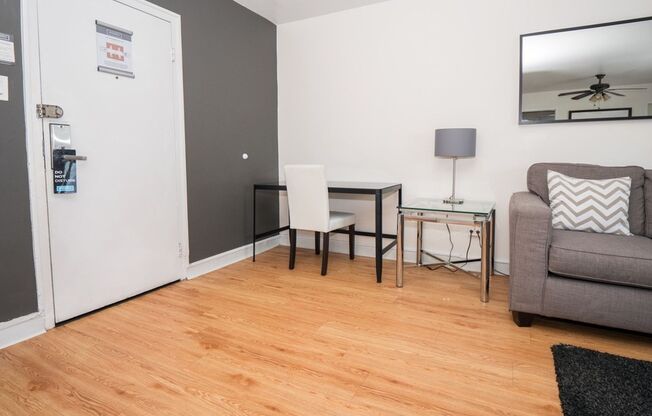 2 beds, 1 bath, 750 sqft, $1,795, Unit C306