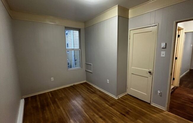 2 beds, 1 bath, $1,350, Unit 50